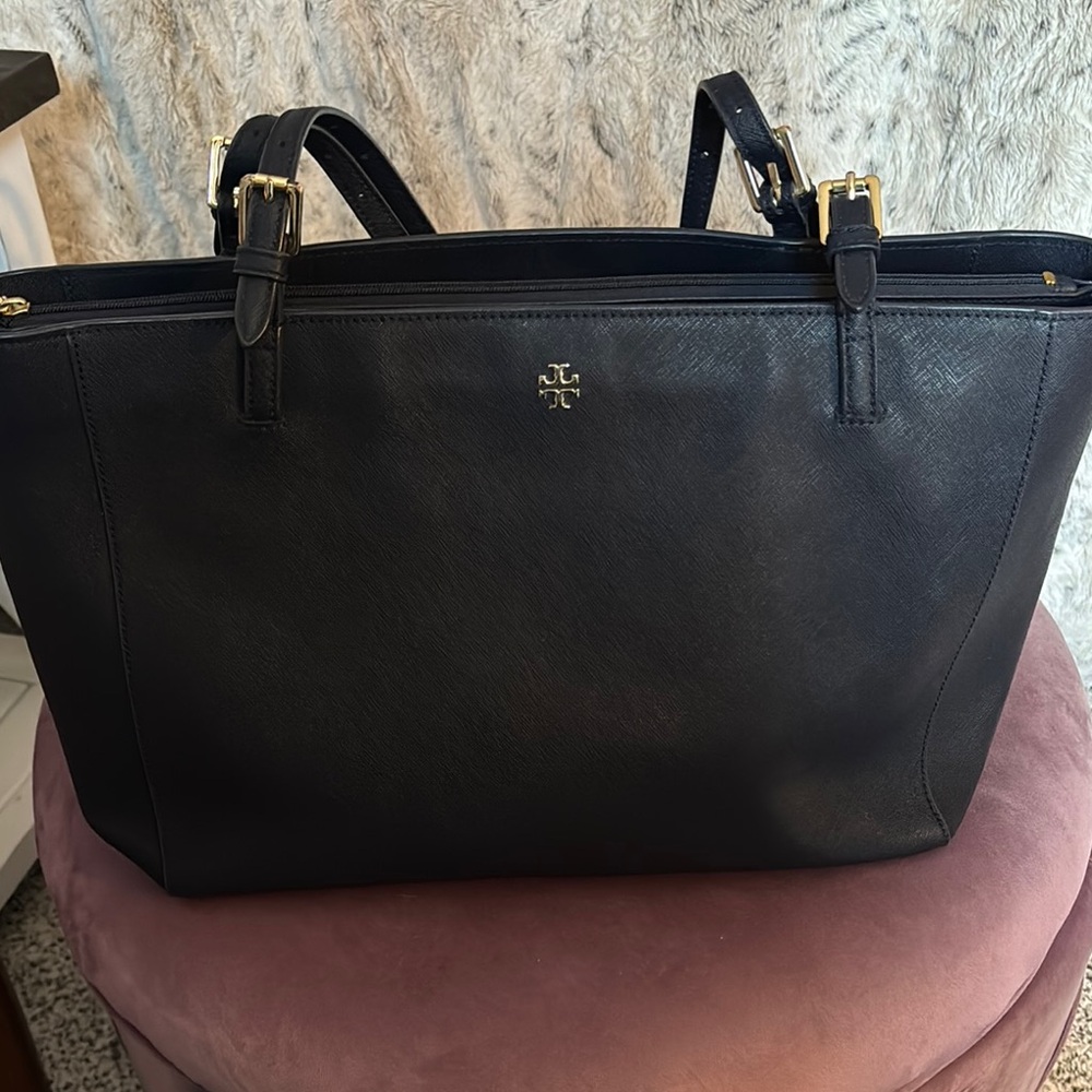 Tory Burch Black Laptop Bag with Leather Finish and Spacious Design